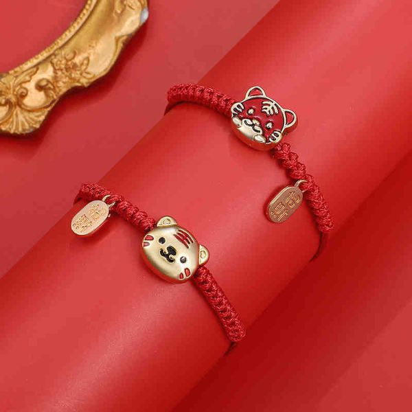 

2022 new cartoon red color chinese zodiac hand made tiger head lucky nafo bracelet jewelry student natal yearl gifts, Golden;silver