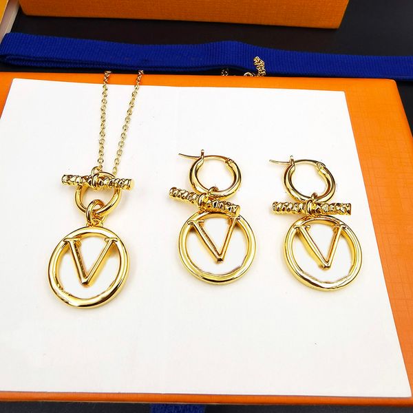 Designer Gold Halskette Set Ohrringe für Frauen Luxurys Designer Halskette Lange Anhänger Ohrring Mode Jewerly Geschenk mit Charme D2202226Z