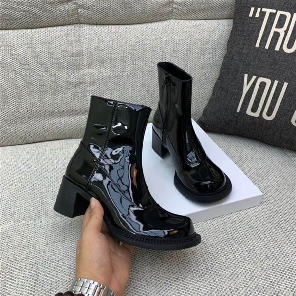 

2020 brand new design women motorcycle boots genuine leather woman high heel martin shoes luxury designer zipper ankle boots, Black