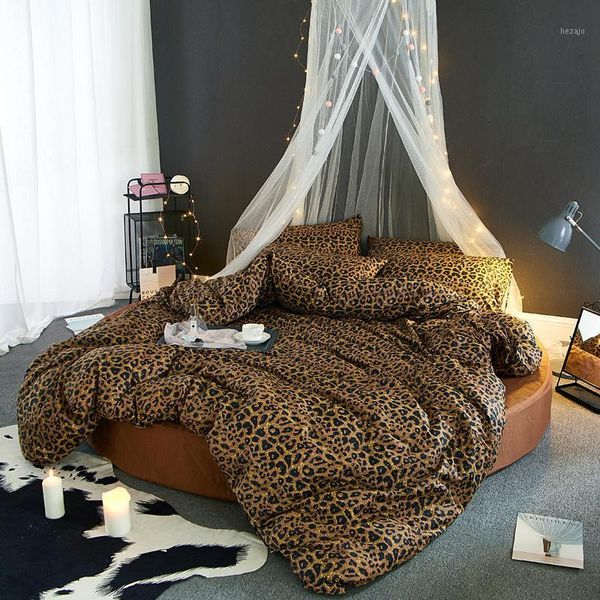 

bedding sets home bed set round leopard duvet cover + fitted sheet+ 2pcs pillowcase 100% cotton bedclothes rubber set1