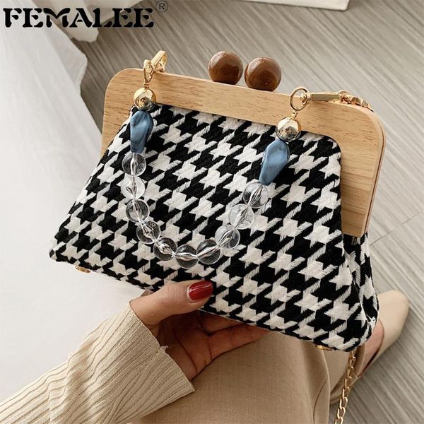 

classic houndstooth wood clip messenger bag female tweed beaded portable small tote bag lady luxury shell-shaped chain handbags
