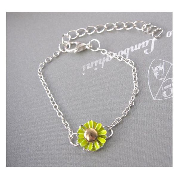 

simple and elegant exquisite cute little daisy flower bracelet female link 925 silver heart pendant wholesale shipping jqwgx qjyfq, Black