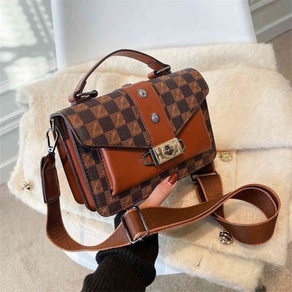 

2022 factory wholesale new pop bbao lattice small square bag texture women's autumn and winter new fashion niche broadband diagonal glm