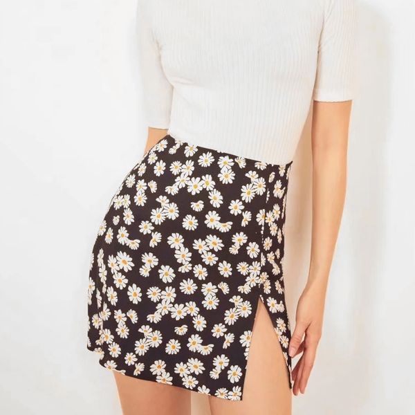 

women ruffle edged hem floral print mini skirt 2020 summer women fashion mini skirt with front split in daisy floral 1014, Black