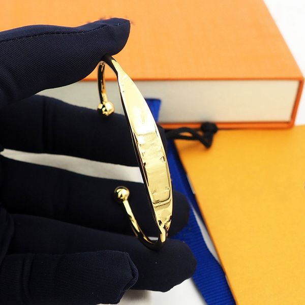 

2021 letters open buckle bracelet fashion bracelets for man woman bangle jewelry bracelet jewelry 3 color bangles, Black