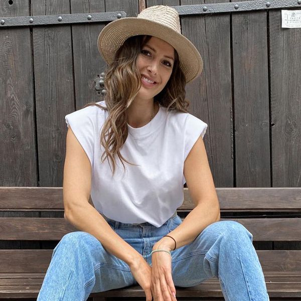 

new padded shoulder solid t-shirts women summer sleeveless crewneck wide armhole chic tees casual simple straight 2021 gx4u, White