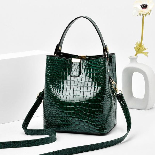 

luxury crocodile pattern bucket bag women pu leather crossbody bag large capacity shoulder vintage lady shopping handbag sac