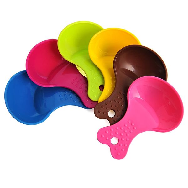 Mangiatoie per cani Color Cute Spoon Food Cat Candy Pet Pala Ciotola Bottiglia d'acqua Ciotole per bere