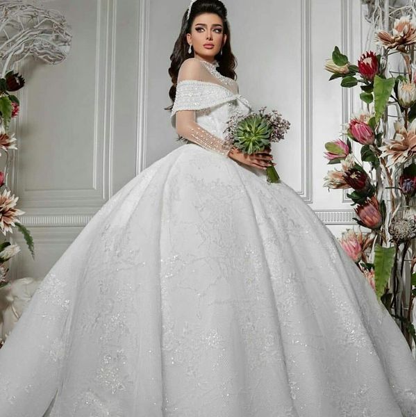 

арабский белый линия свадебные платья с длинными рукавами кружева из бисера sheer декольте свадебные платья плюс размер sequined свадебные п, White
