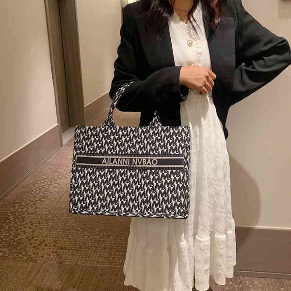 

80% off shop clearance summer new fashion women's canvas embroidered tote bag handbag embroidered women's bag large capacity women