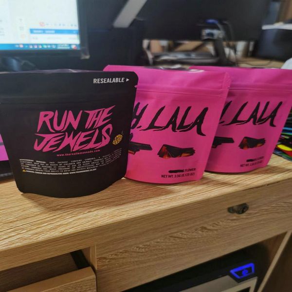 

new ooh lala soft touch material childproof zipper bag with custom bottom 3.5g mylar zipper bag tear notch two sides wmtxcx comb2010