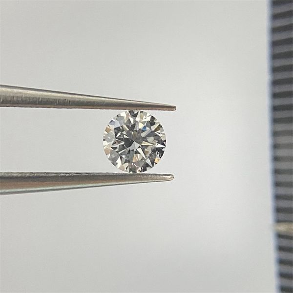 

meisidian d vvs1 excellent cut 4mm 0.3 carat moissanite stone loose diamond, Black