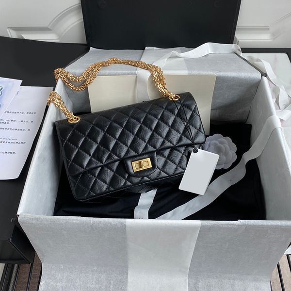 

the new classic lady shoulder bag 7a 78900 leather delicate soft comfortable metal chain double flip can close the square bag