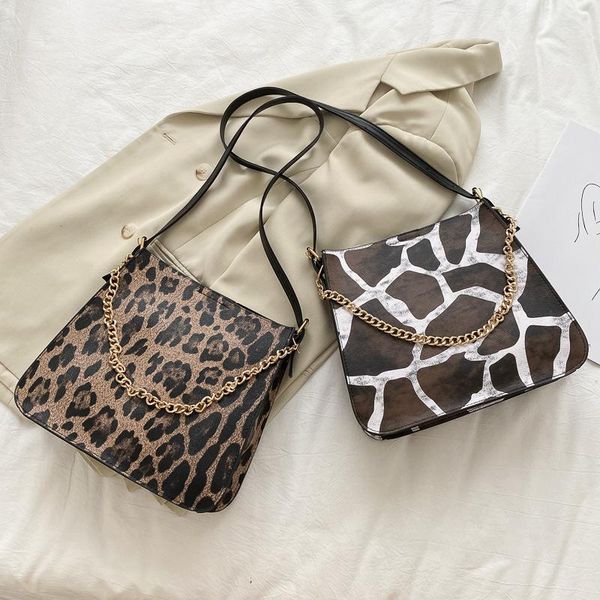 

high-end women's bag 2020 autumn new trendy portable underarm bag wild chain personality single shoulder messenger