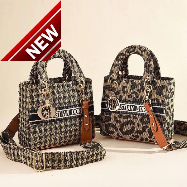 

women's new 2022 small fragrance, high sense foreign style, single shoulder diagonal cross portable princess of wales bag