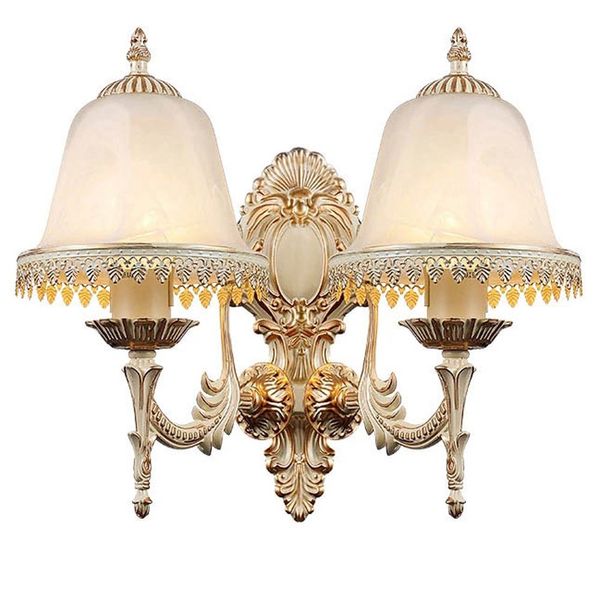 Lâmpada de parede do quarto europeu lampshade elegante branco metal corredor corredor sconce balcão corredor esculpido luminária de iluminação de parede