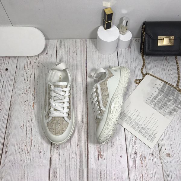 

wholesale brand d 2022 new women/girl platform shoes embroidered upper breathable black grey beige sneakers fashion designers shoes size us4