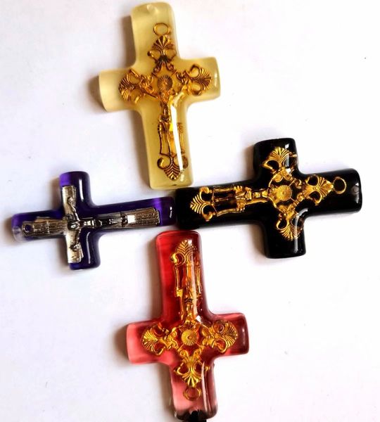 

yqtdmy 12 pcs fashion cross design amulet vogue keychain, Slivery;golden