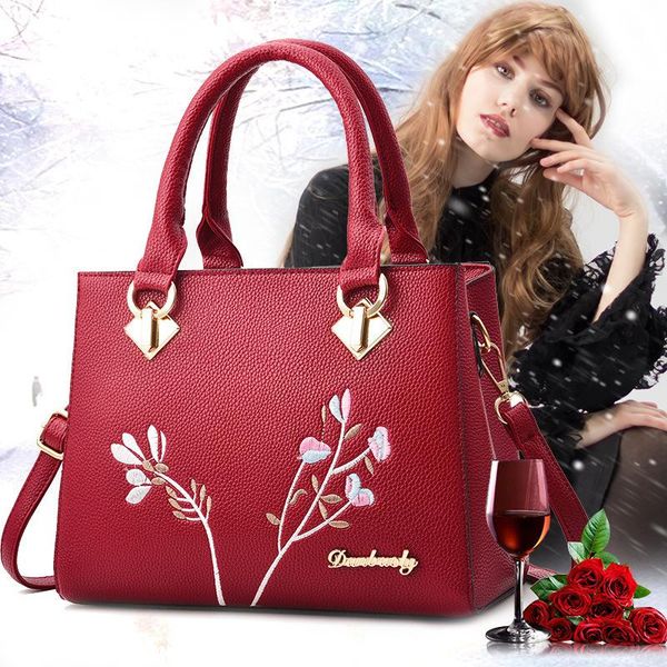 

2020 new embroidered women's handbag fashion european and american casual one-shoulder high-quality female messenger bag