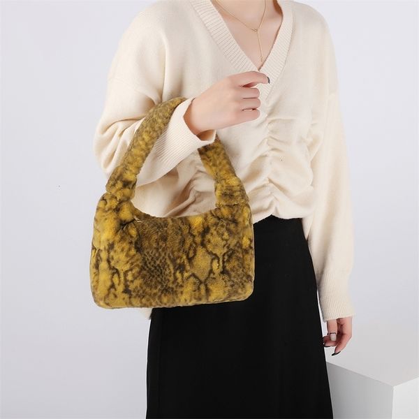 

fashion women plush handle wristlet retro snake pattern shoulder bag outdoor street zipper underarm handbag