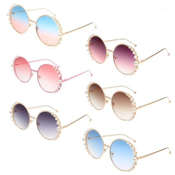 

fashion women sunglasses round frame personality charm ocean artificial pearls sunshade mirror street pgraphy props1, White;black