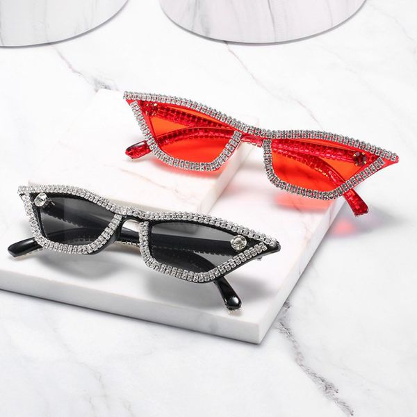 Neue Ankunft Luxus Sonnenbrille Spezielle Cat Eye Design Brillen Vollständige Abdeckung Künstliche Diamanten Luxuriöse Rahmen Großhandel Brillen