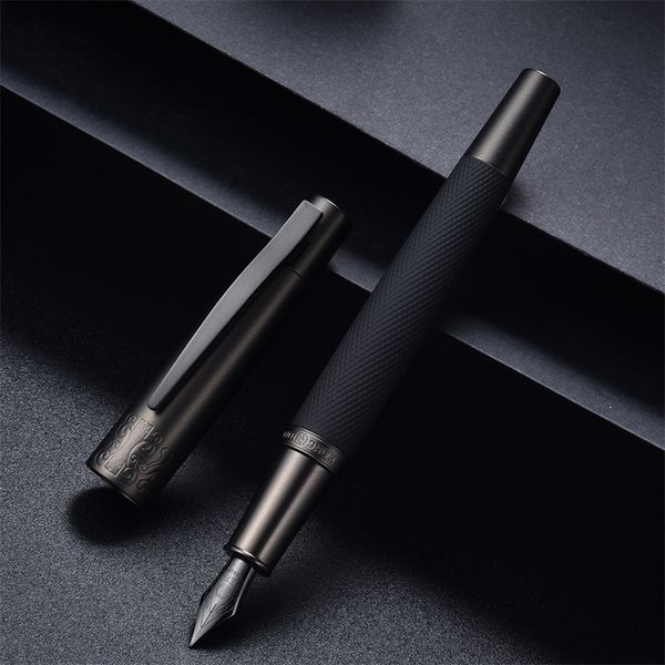 Hongdian 6013 penna stilografica in metallo nero titanio nero EF / F / pennino piegato pistola-nero cappuccio clip penna eccellente regalo per ufficio affari T200115
