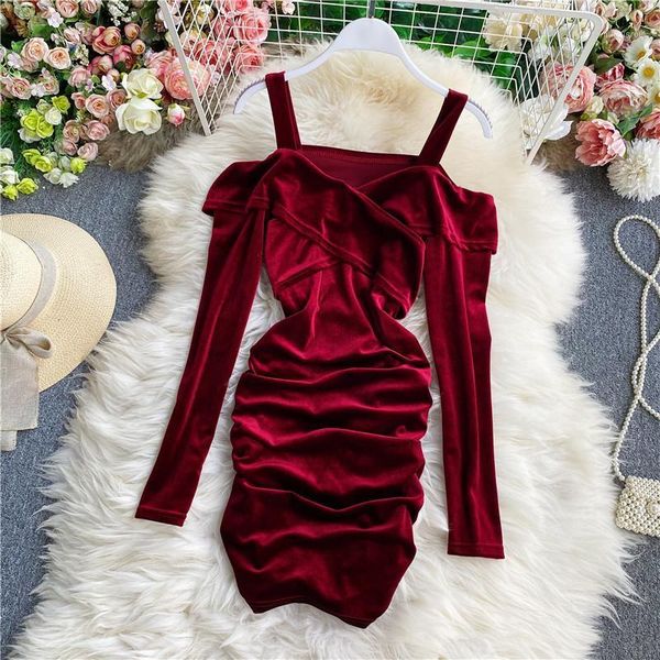 

in autumnwinter, take a sling vestidos temperament, one-word shoulder folds, thin long-sleeved black gold velvet dress uk4801, Black;gray