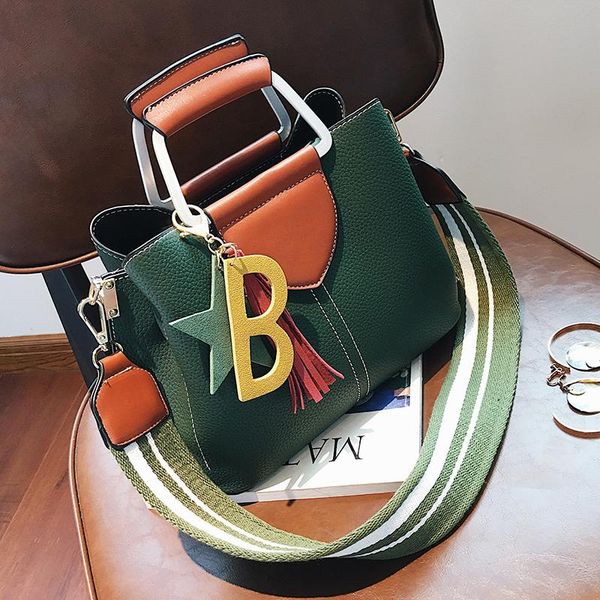 

2020 new winter influx of korean wild big bag women ladies fashion wide shoulder strap large capacity portable messenger bag