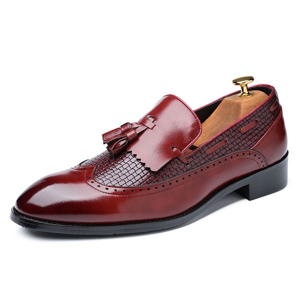 

2020men tassel loafers italian dress shoes casual loafer for men slip-on wedding party shoes mens formal zh100139, Black