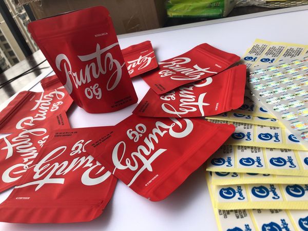

empty hologram red bags packaging label and stickers og back 3.5g bags bag edibles runtz local mylar white bbyil bdebaby