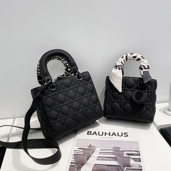 

luxury handbags princess bag new lingge chain handbag versatile one shoulder messenger hand bags women clutches casual purse evening