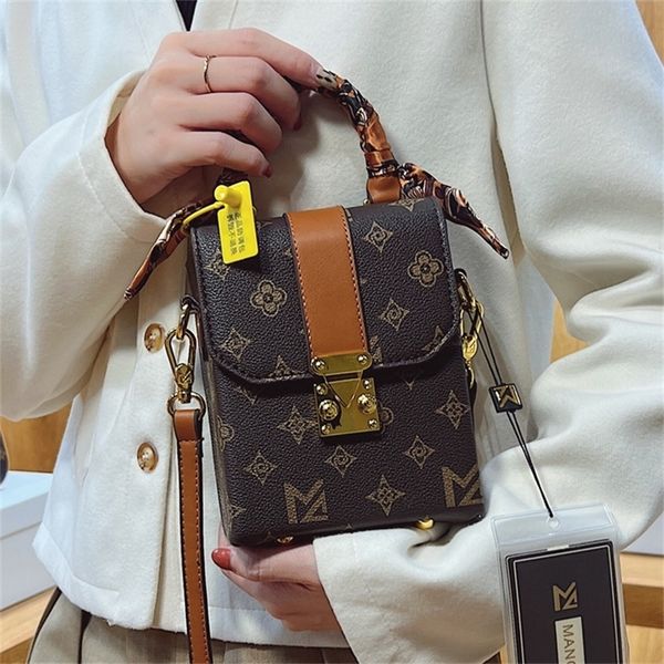 

factory store shop popular small bag female ins minority 2022 new fashion single shoulder messenger bag autumn winter texture portable squar