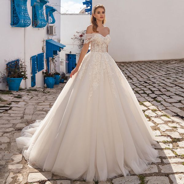 

2021 new gorgeous ball gown wedding off the shoulder sweetheart lace appliques tulle sweep train princess bridal es 2nyz, White