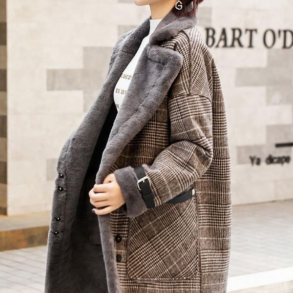 

women 2020 autumn winter thicken faux jacket female sheep fur loose casual wool coat new vintage plaid woolen outerwear g747x1020, Black