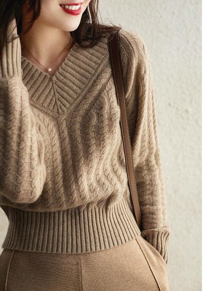 

осень / зима 2020 легкая мягкая кашемира моды вязаный v-образным вырезом свободный свитер для женщин, White;black