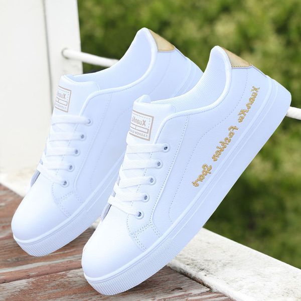 2021 Scarpe casual da uomo autunno Scarpe da tavola da uomo invernali Sneaker da tennis sportive leggere Soft White Male Flat