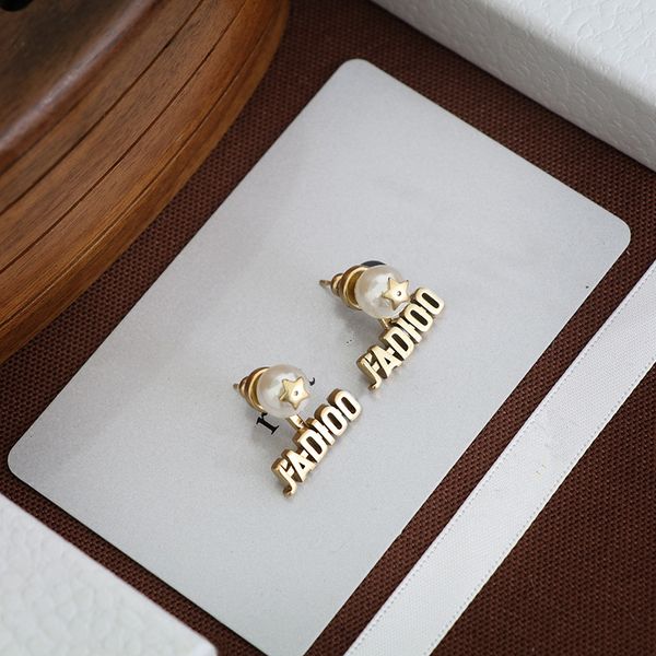 

fashion stud design dletter white pearlearrings suitable for women's crystal stud earrings jewelry, Golden;silver