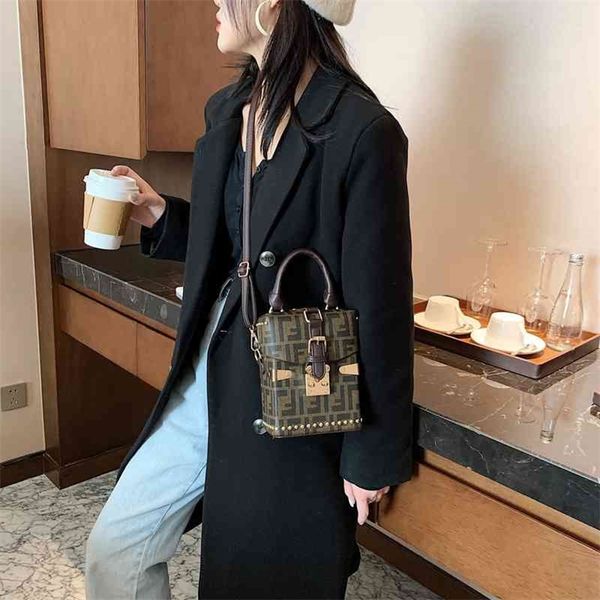 

70% off deals online mobile phone box bag 2022 new trend fashion single shoulder small bag messenger foreign style portable square
