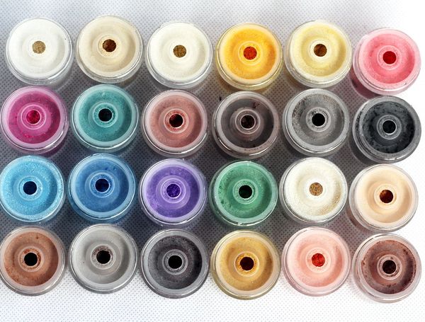 

beautiful eye makeup loose pigment eyeshadow 7.5g single shadow with english name cosmetics luxury maquillage eyeshadows pigments r b
