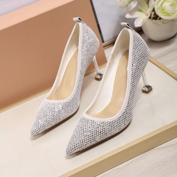 

2021 ранние весна limited edition ladies oaked toe stiletto платье обувь одевает обувь с индивидуальными деликатными кожаными маленькими бле, Black