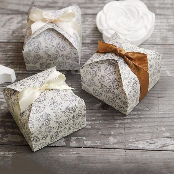 

gift wrap 50pcs/lot candy box wedding small pastry folding with ribbon for party birthday chocolate 6x6x4cm
