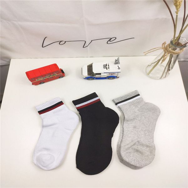 

mens socks fashion striped sport cotton breathable with 3 colors skateboard couple hip hop socks for male, Black