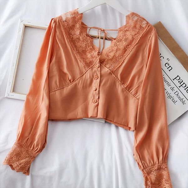

2021 summer autumn new french retro lace blouses v neck short blouse womens slim waist buckled blouse and shirt short, White
