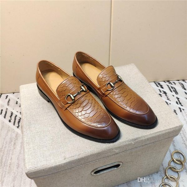 

q4 large size designer men pointed toe business brogue shoes men dress casual soft rubber shoes breathable wedding shoes 3 colors 22, Black