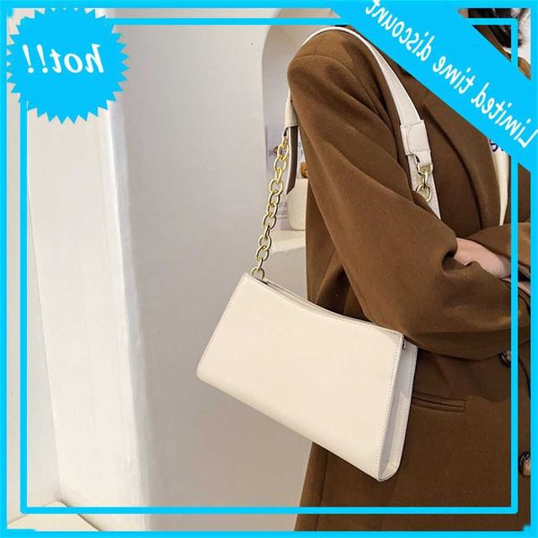 

simple and fashionable single shoulder underarm bag