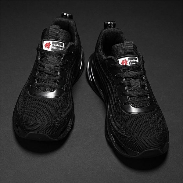 

2020 plus size running men sneakers breathable mesh men's sneaker white black man gym athletic fitness outdoor mans jogging 8 9