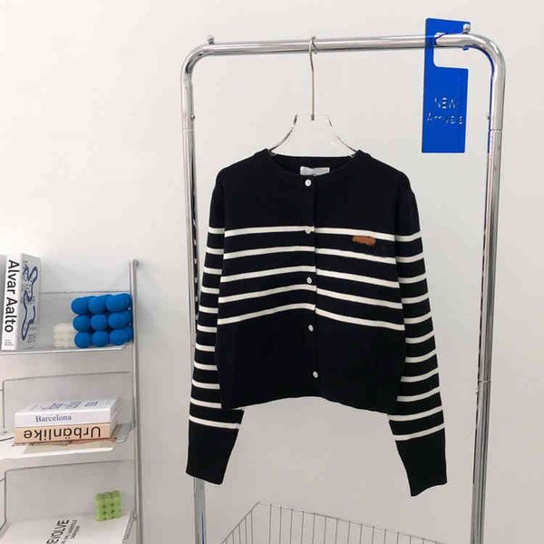 

2022 factory wholesale new model autumn winter ce + black and white stripe knitted cardigan women's temperament commuter jacket fashion, White;black
