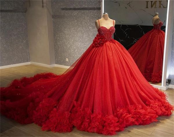 Quinceanera-Kleider mit glitzernden Perlen, rotem Tüll, 2022, Spaghettiträger, flauschige Schleppe, Übergröße, Festzug, formelles Kleid, Ballkleid, süßes 16-Mädchen