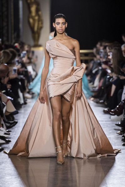

elie saab 2021 evening dresses strapless a line ruffles satin prom dress designer sweep train custom made formal gowns, Black